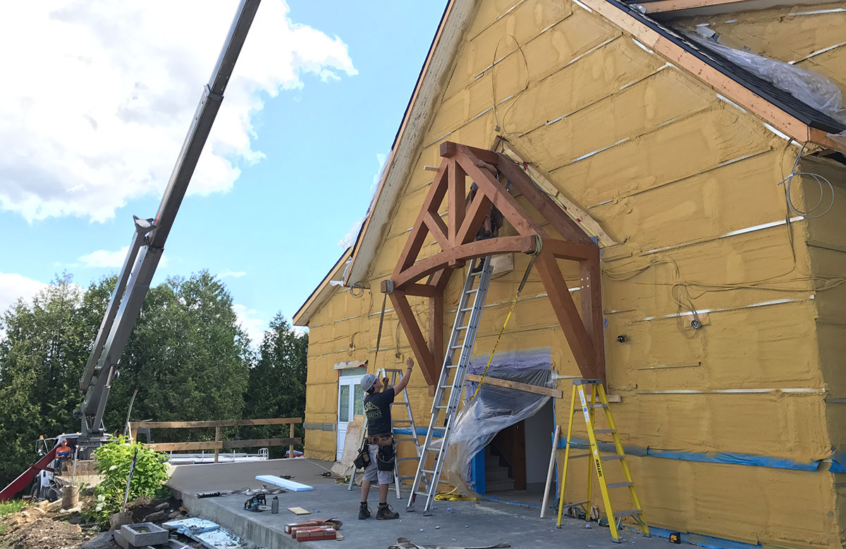 Renovation in Sainte-Anne-des-Lacs (project 001F)
